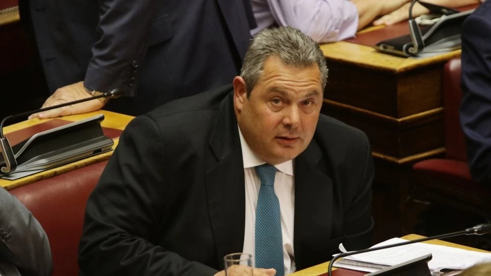 Το ριξε στο ουίσκυ ο Π.Καμμένος μέσα στη Βουλή – «Υπάρχουν και ανάγκες» έσπευσε να τον δικαιολογήσει ο Ν.Βούτσης